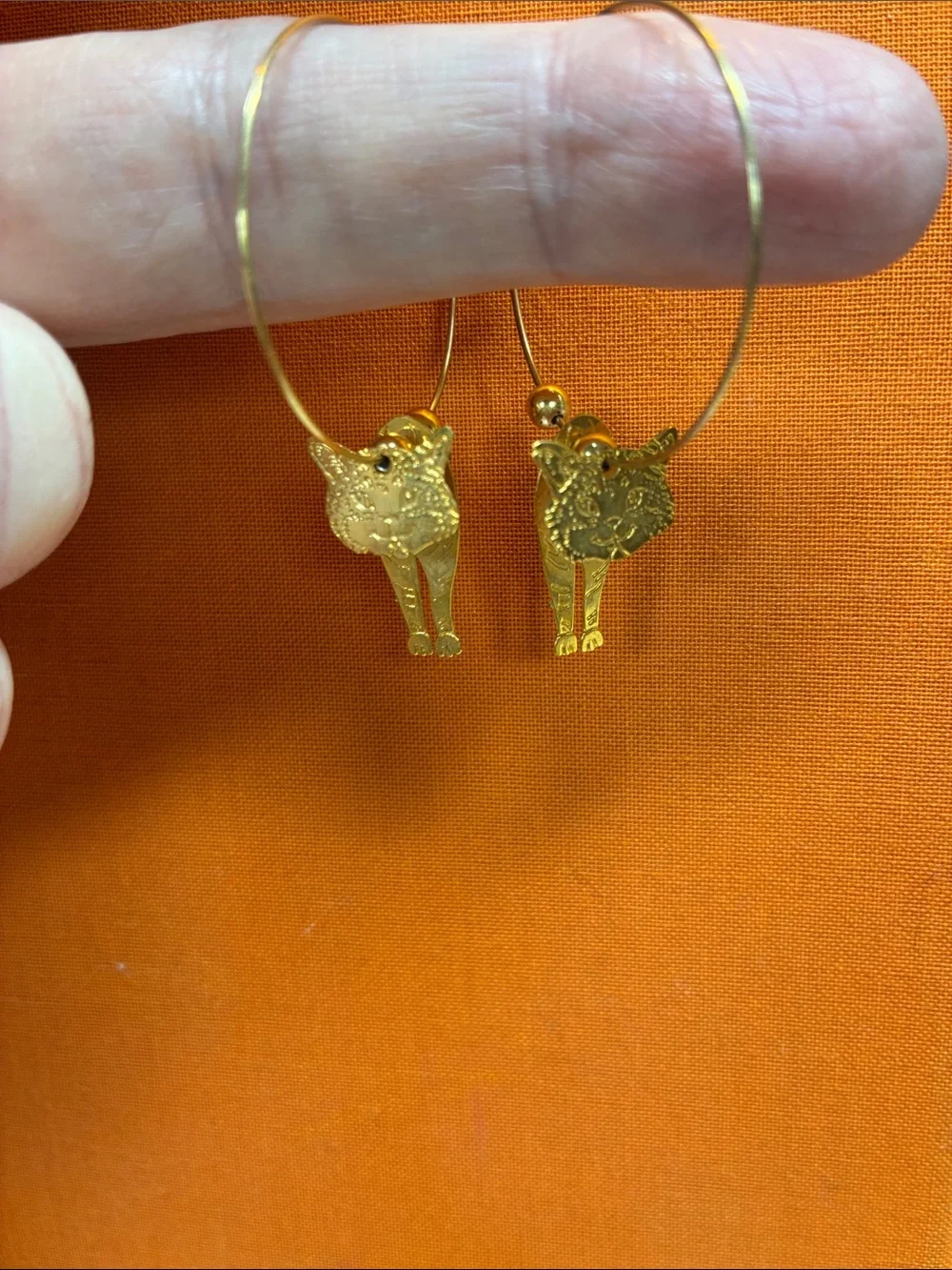 Gold vintage Cat Hoop Earrings - Unbranded